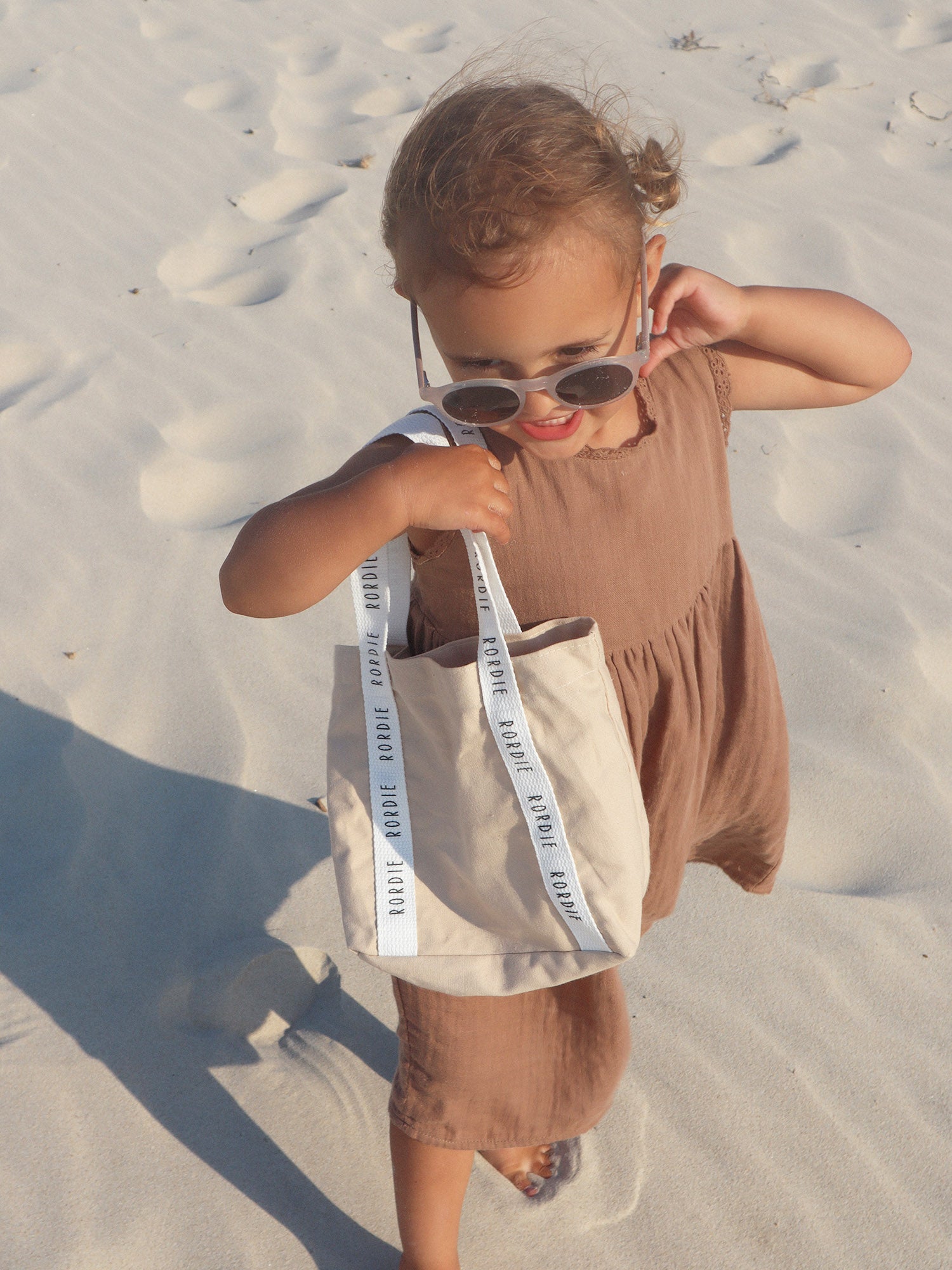 rordie-tote-bag-kids-beach-sunglasses